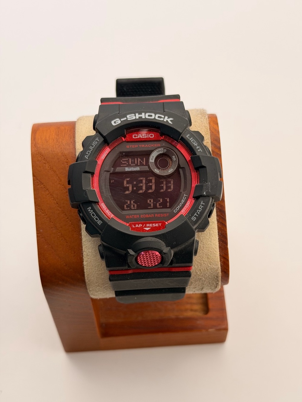 G-Shock Gbd-800 Black Red, Quartz Movement, Very good, Blutooth